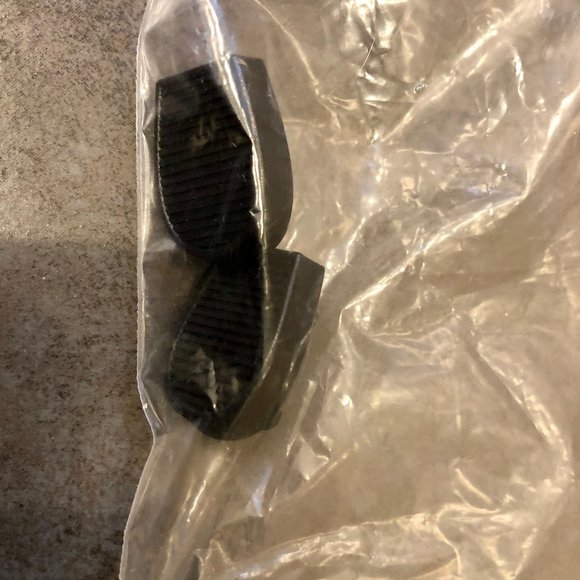 Blondo grey leather heeled ankle boots - Picture 11 of 11